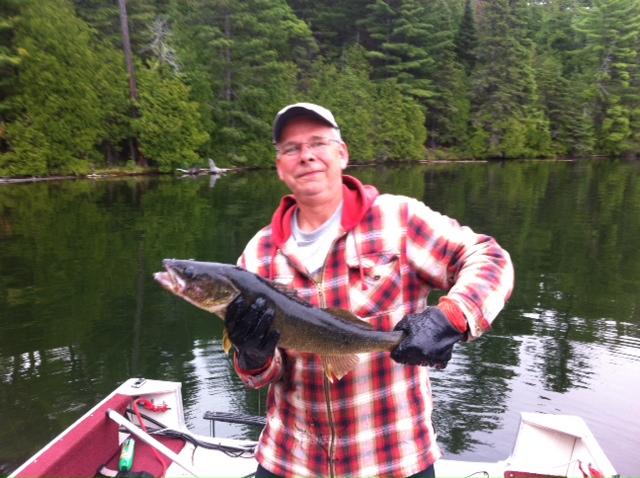 lutz453454365346.JPG - Lutz with a 27" Walleye from Cross Lake, Temagami